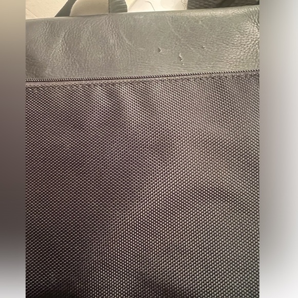 🍎MANCINI Colombian Messenger Bag 🌿 - Picture 12 of 12